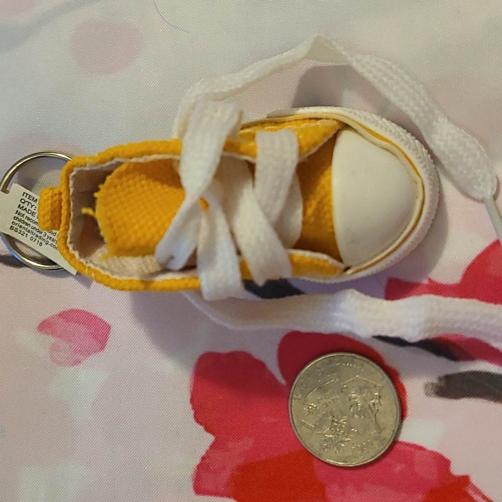 Little Sneaker Keychains 2" - Picture 3 of 9